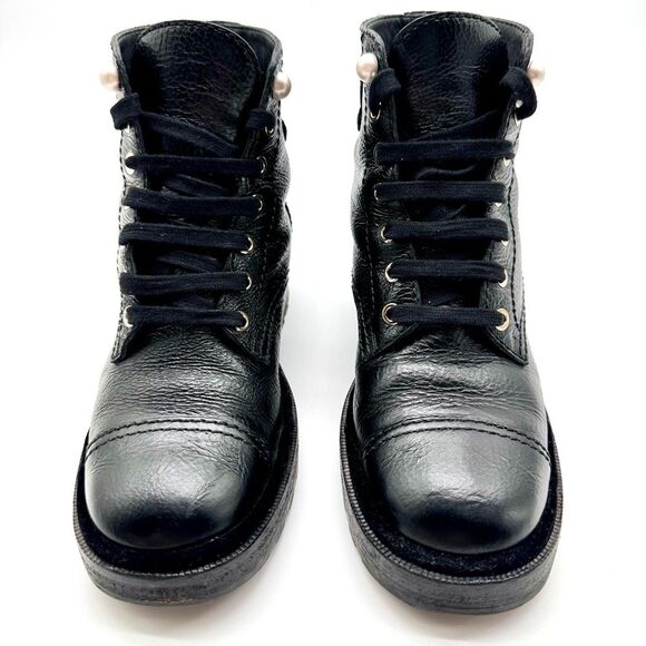 Chanel Interlocking CC Combat Pearl Leather Black Ankle Boots EU 38.5 US 7.5-8 - Picture 2 of 13